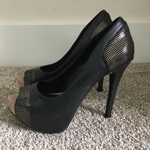 Jessica Simpson open toe pump